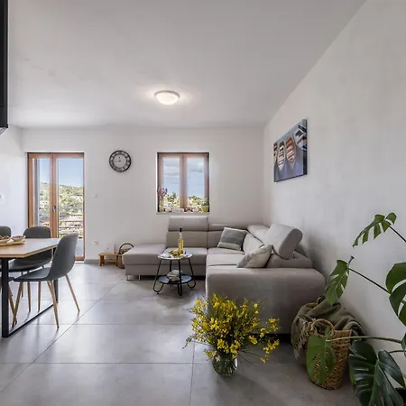 Apartment Uzanca *