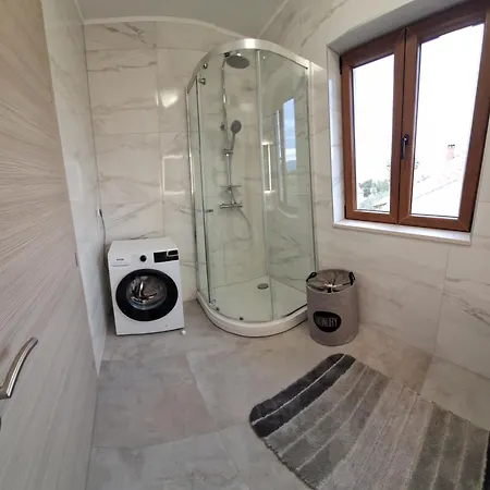 Uzanca Apartament *