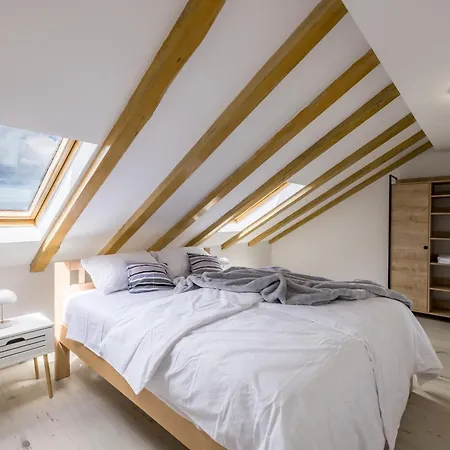 Uzanca Apartament *