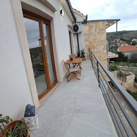Uzanca *