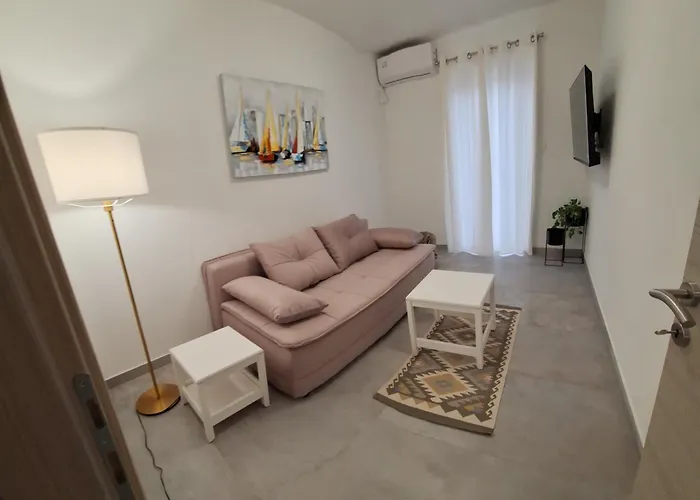 Uzanca *